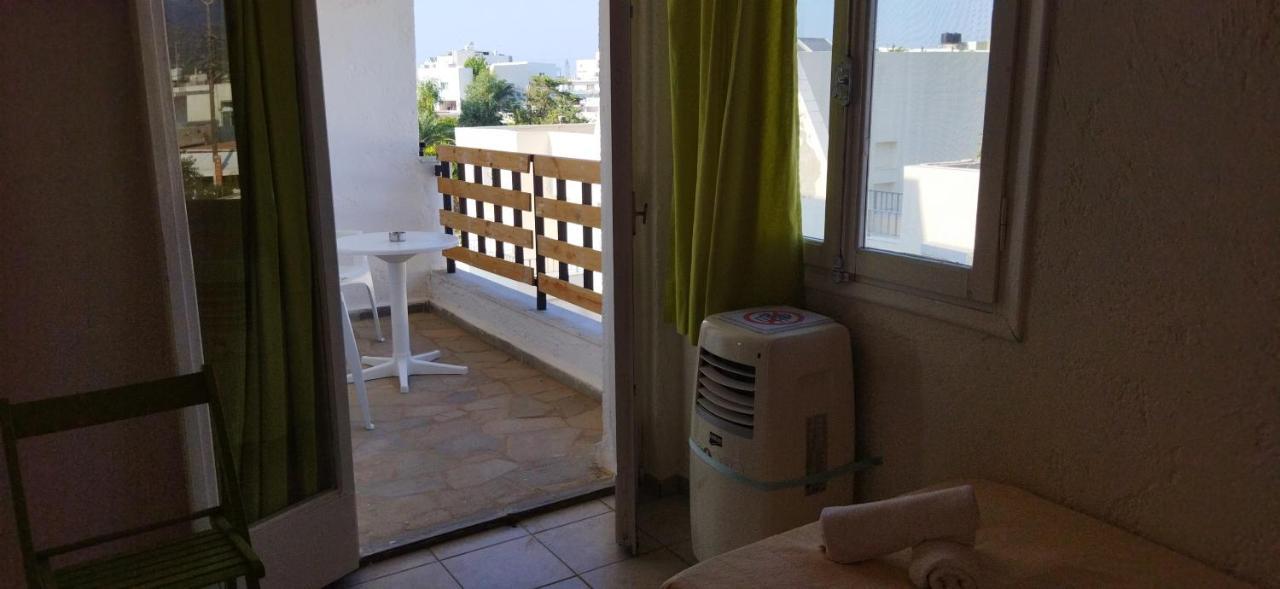 Cleo Rooms 250M From The Beach Malia  Exterior photo
